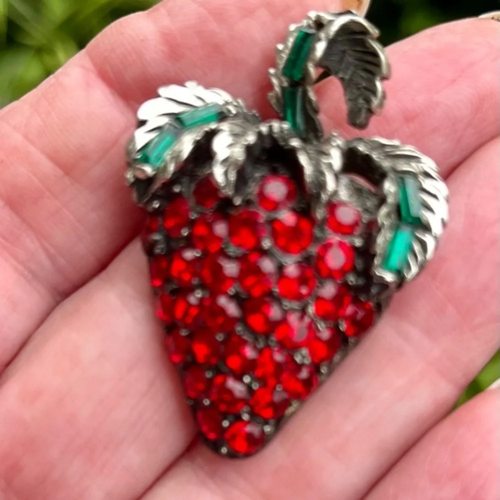 Pell Strawberry Red and Green Crystal Rhinestones Vintage Brooch